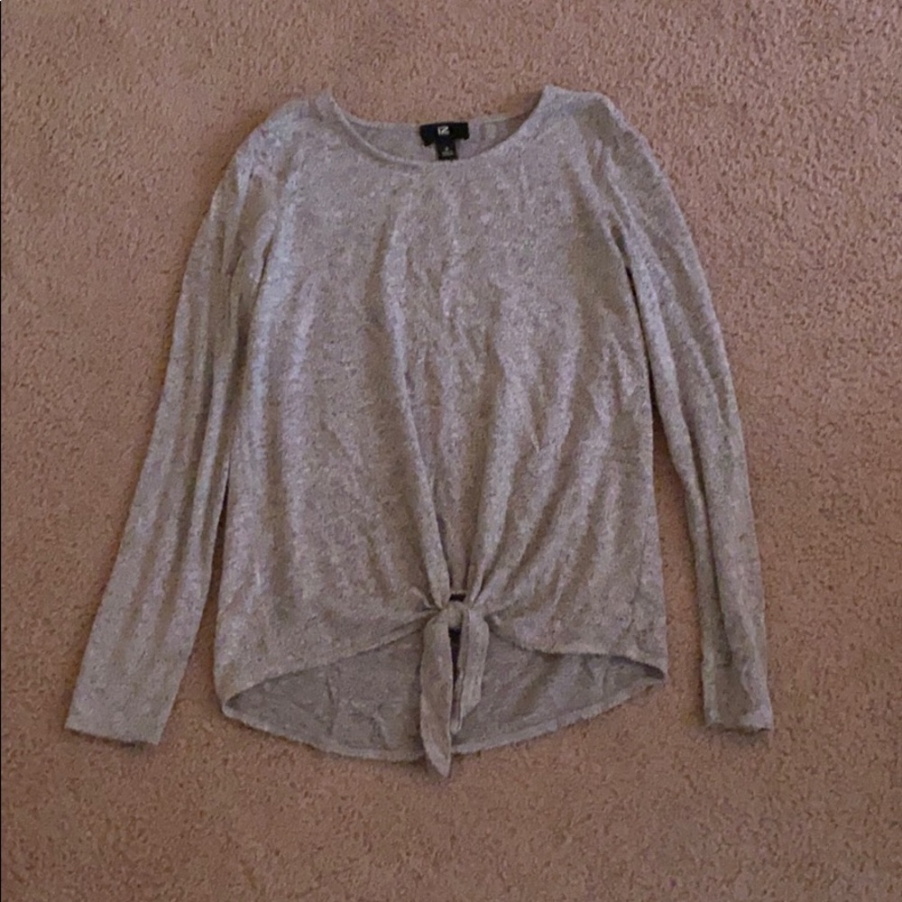 grey knotted top